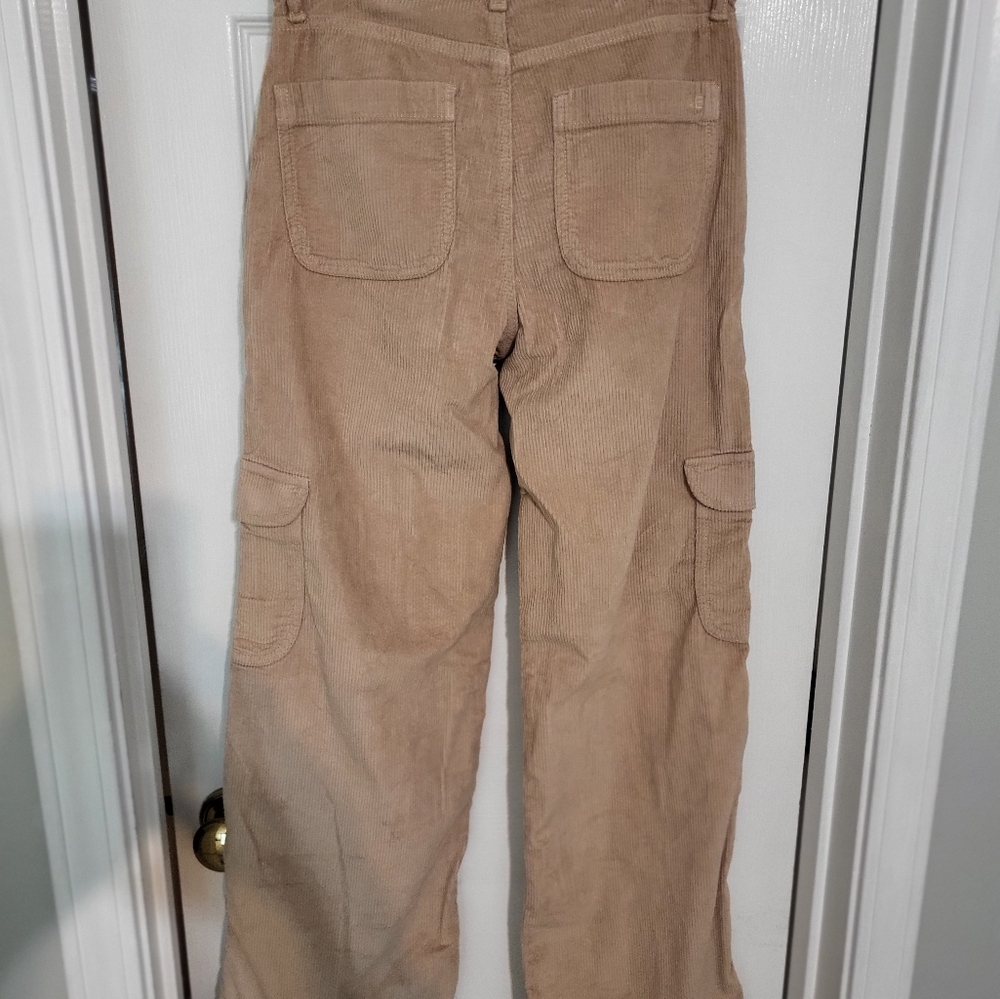 Woman's American Eagle Corduroy cargo pants. Size 000.